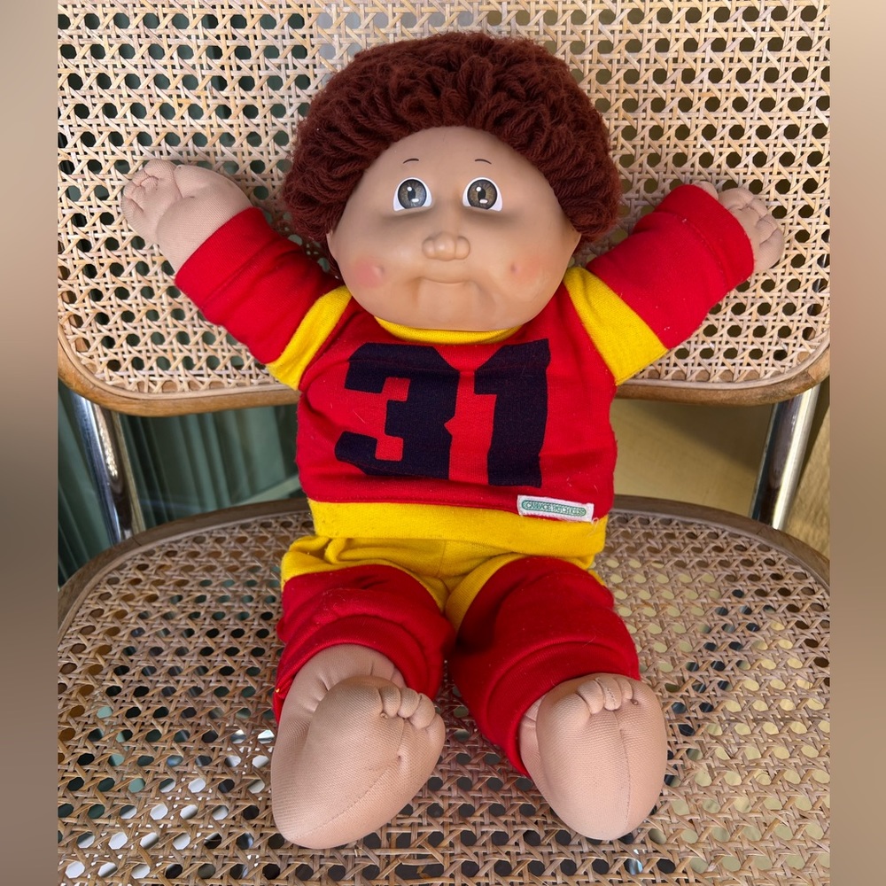 Cabbage Patch Kids Vintage Coleco Doll with 31 Outfit